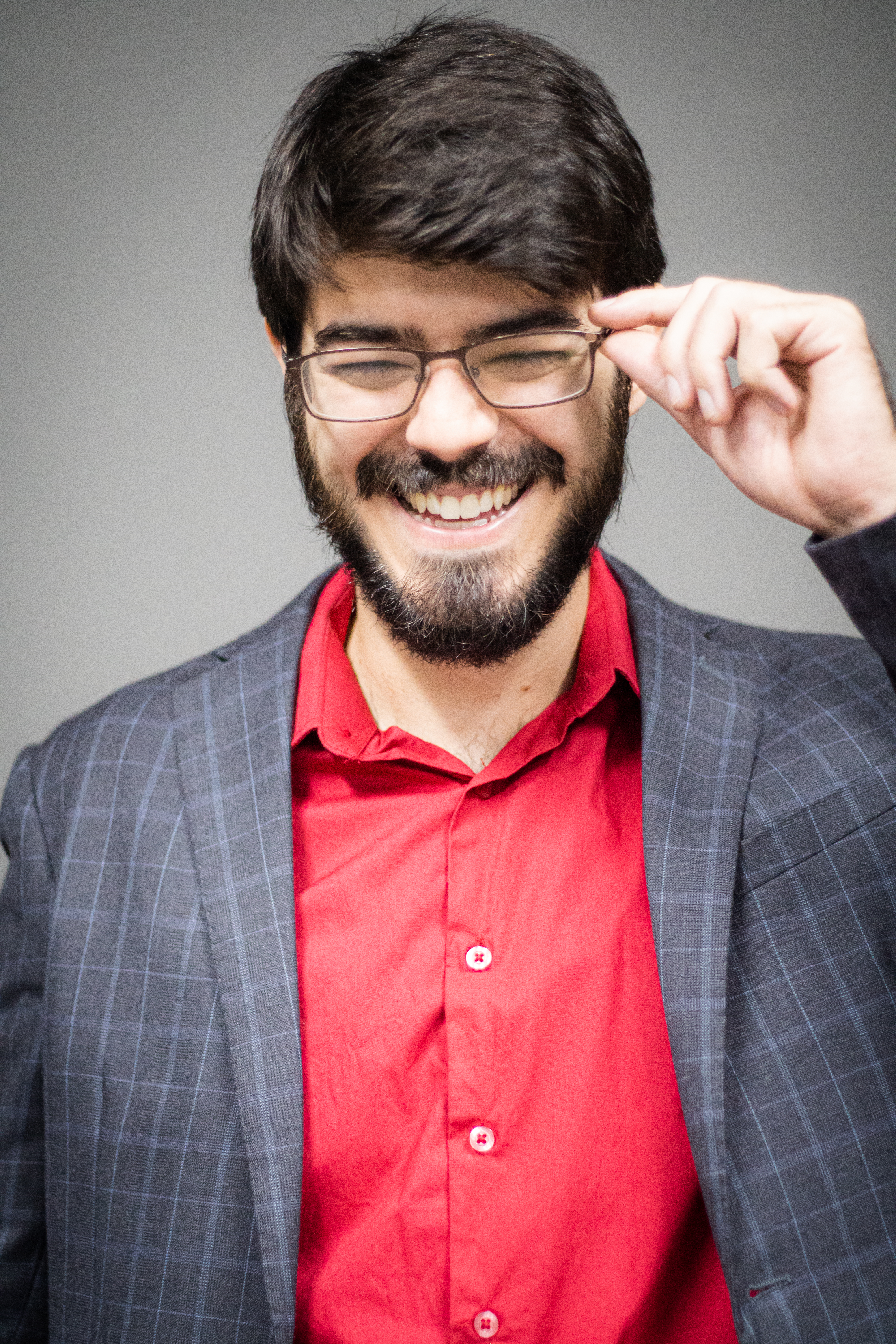 Rodrigo Badaró de terno